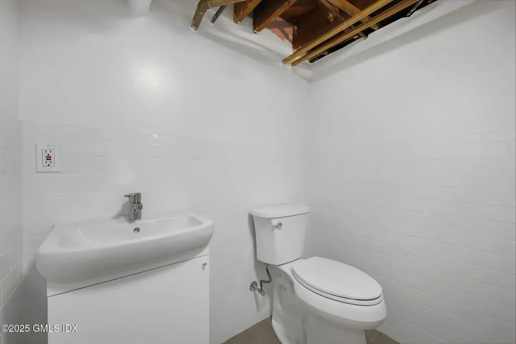 8 Reynolds Place Greenwich CT 06831