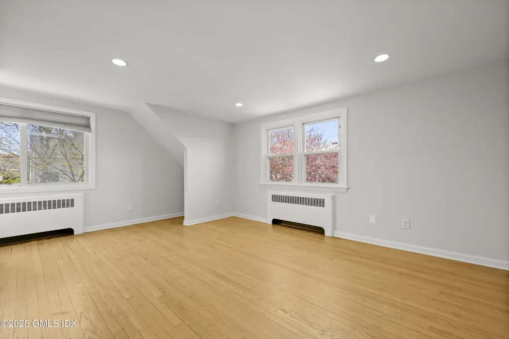 8 Reynolds Place Greenwich CT 06831