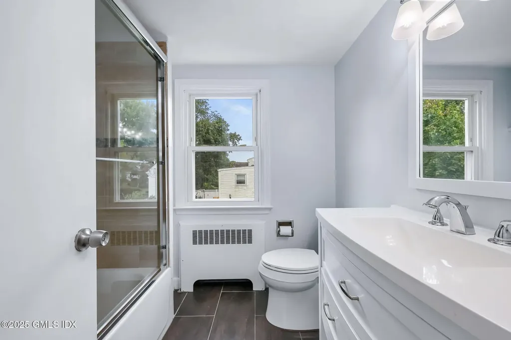 8 Reynolds Place Greenwich CT 06831