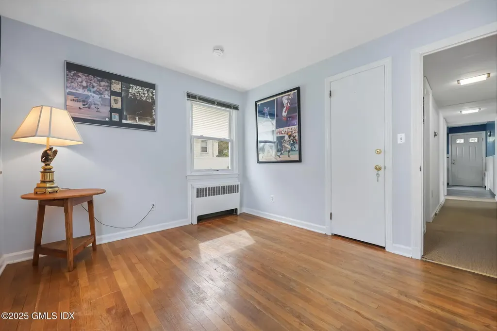 8 Reynolds Place Greenwich CT 06831