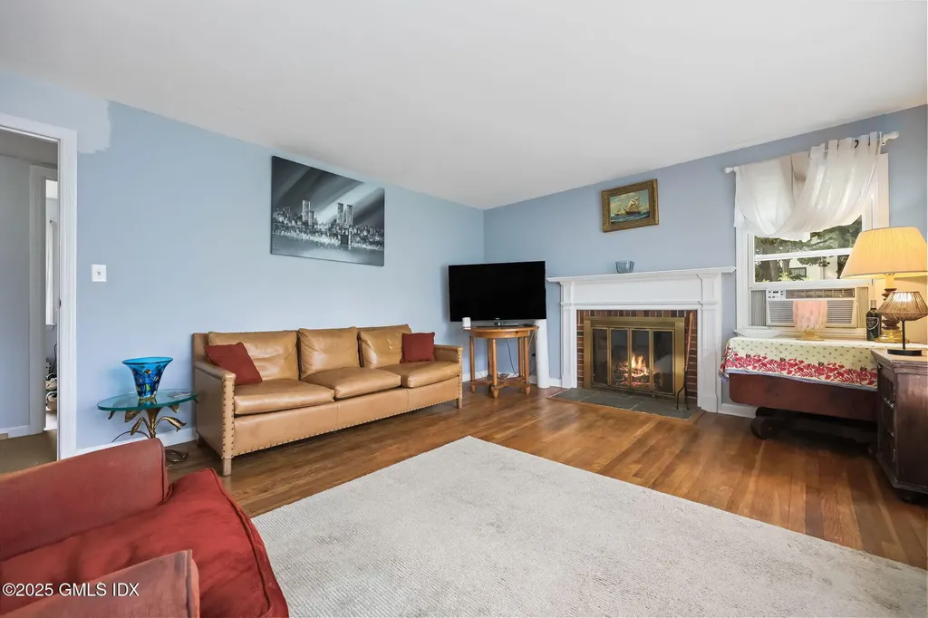 8 Reynolds Place Greenwich CT 06831