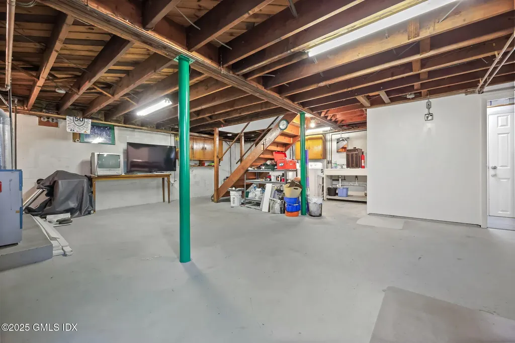 8 Reynolds Place Greenwich CT 06831