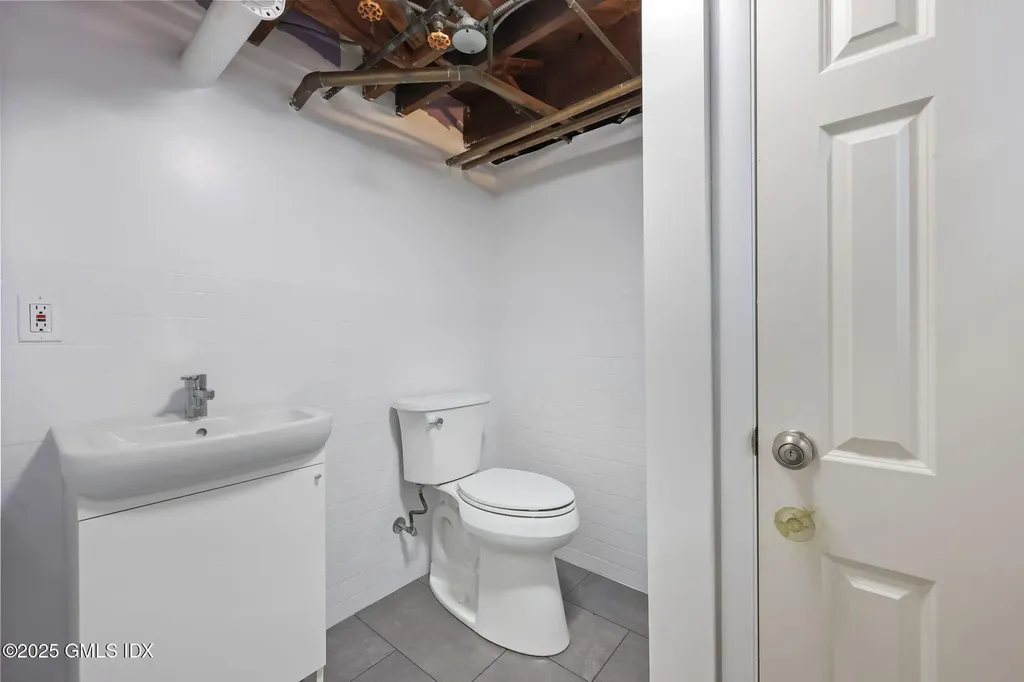 8 Reynolds Place Greenwich CT 06831