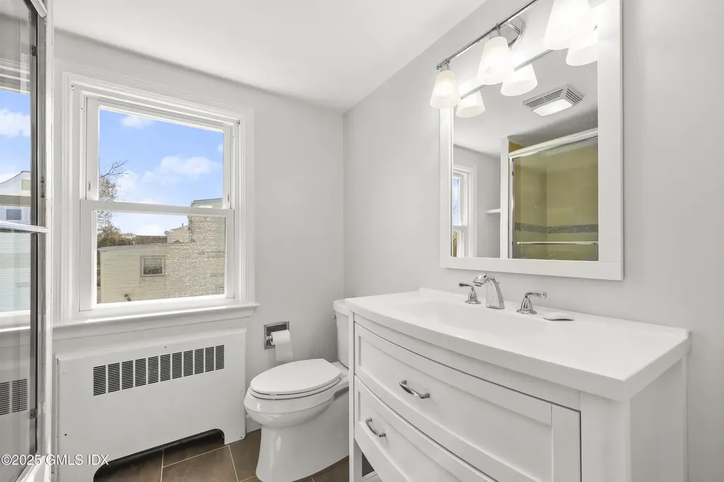 8 Reynolds Place Greenwich CT 06831