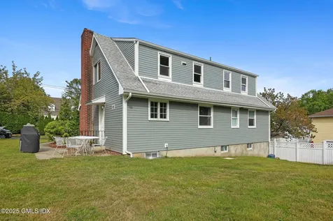 8 Reynolds Place Greenwich CT 06831