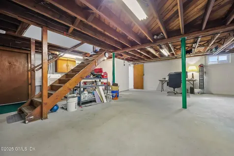 8 Reynolds Place Greenwich CT 06831