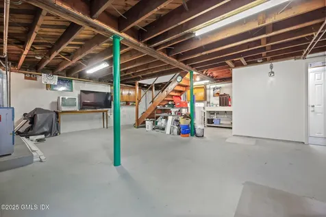 8 Reynolds Place Greenwich CT 06831