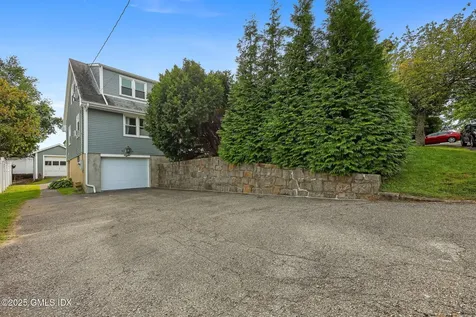 8 Reynolds Place Greenwich CT 06831