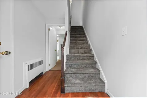 8 Reynolds Place Greenwich CT 06831