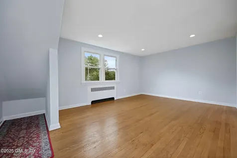 8 Reynolds Place Greenwich CT 06831