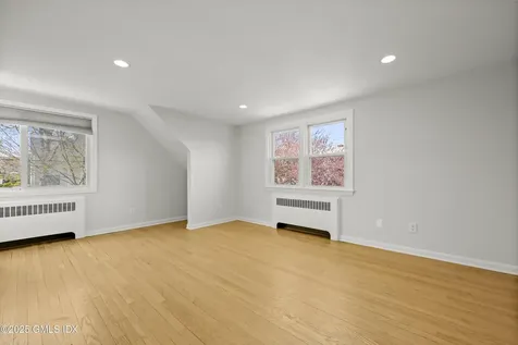 8 Reynolds Place Greenwich CT 06831