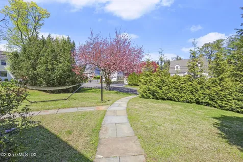 8 Reynolds Place Greenwich CT 06831