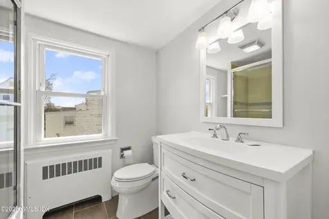 8 Reynolds Place Greenwich CT 06831