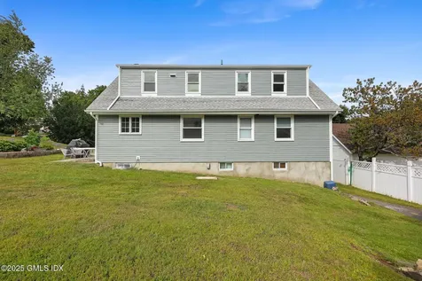 8 Reynolds Place Greenwich CT 06831