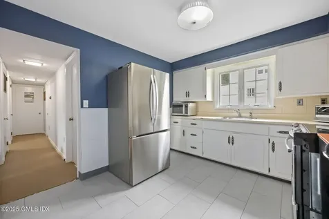 8 Reynolds Place Greenwich CT 06831