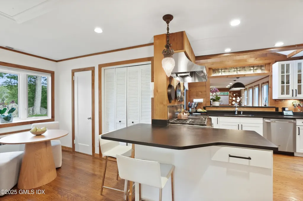 24 Sawmill Lane Greenwich CT 06830