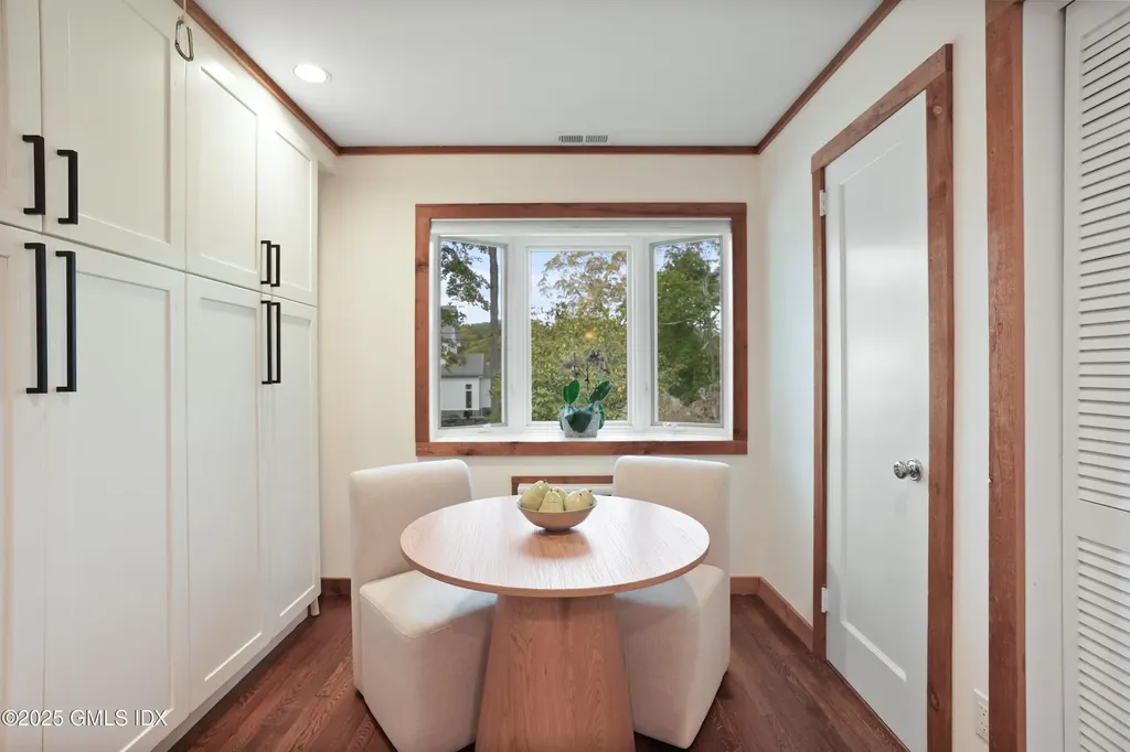 24 Sawmill Lane Greenwich CT 06830