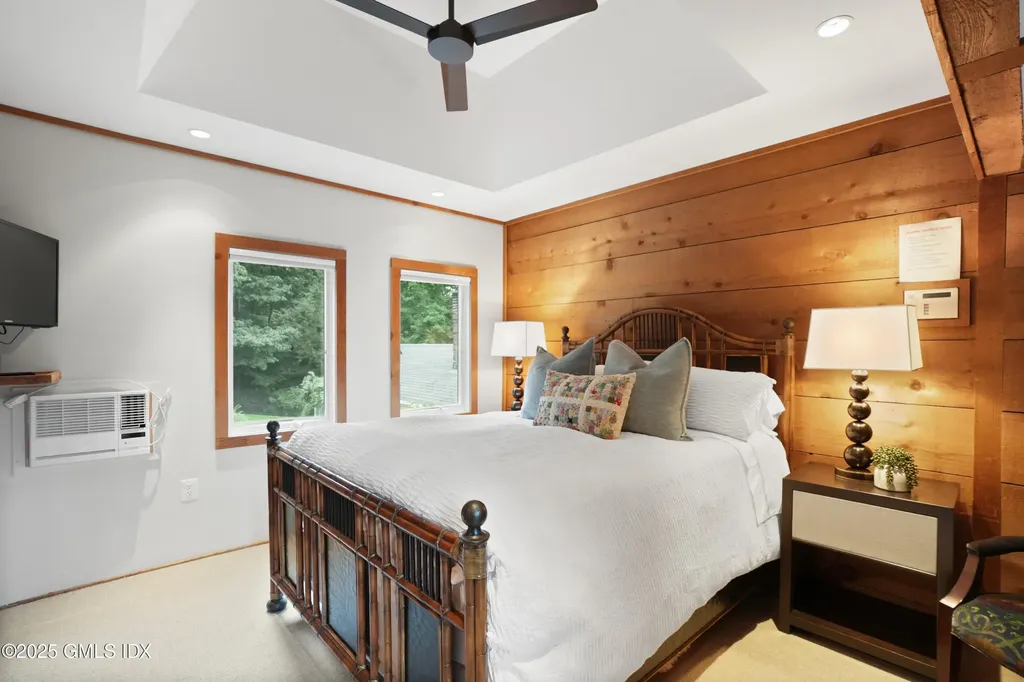 24 Sawmill Lane Greenwich CT 06830