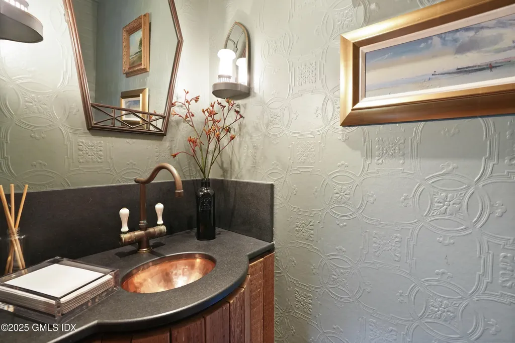 24 Sawmill Lane Greenwich CT 06830