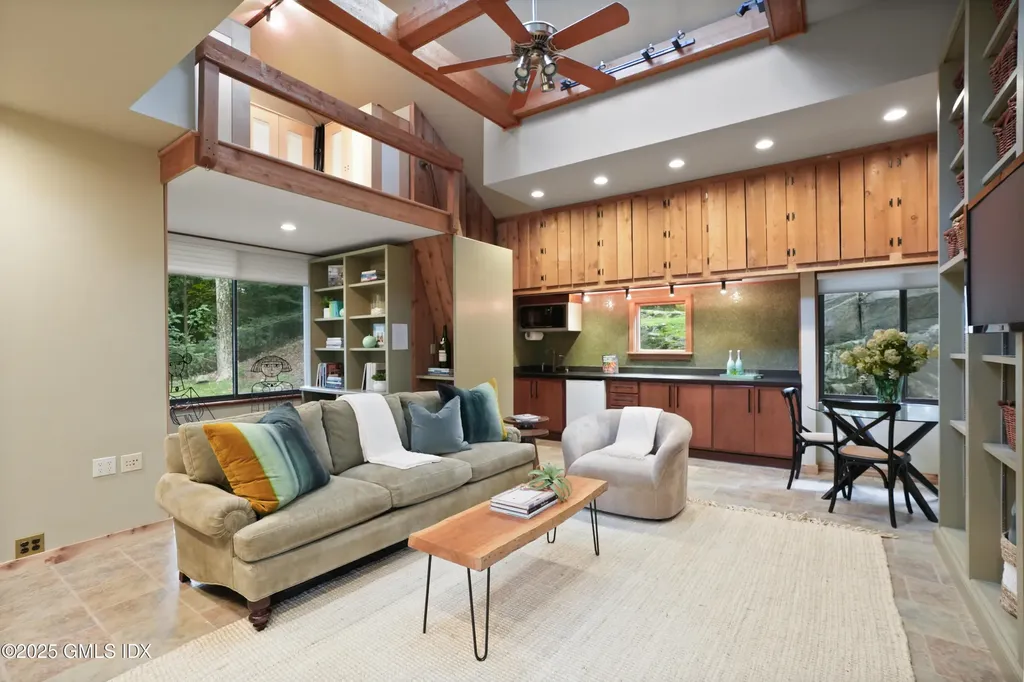 24 Sawmill Lane Greenwich CT 06830