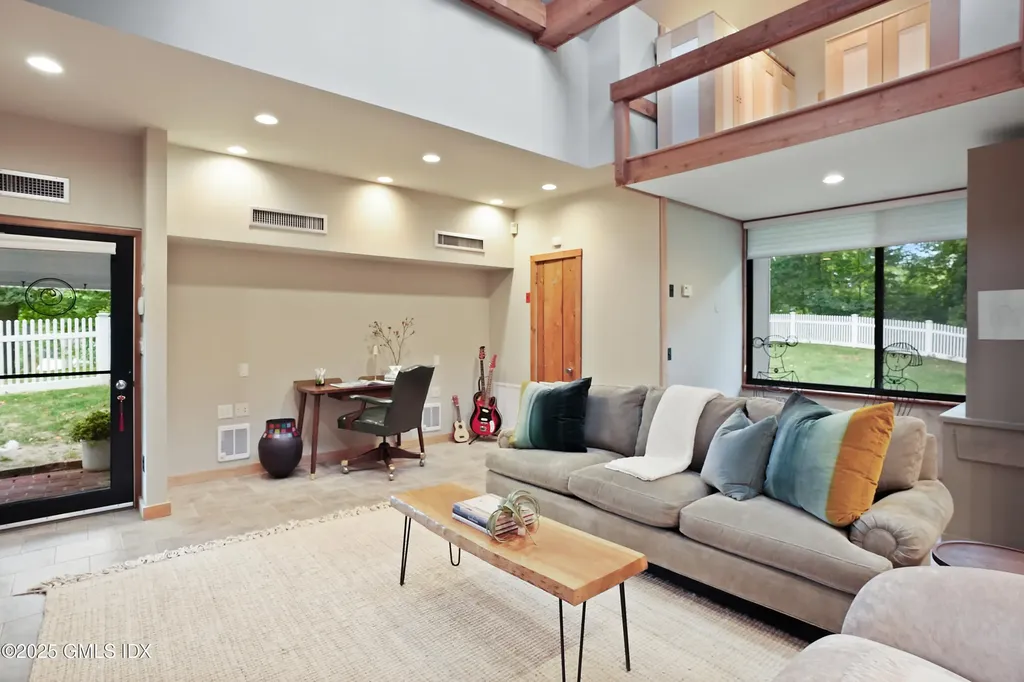 24 Sawmill Lane Greenwich CT 06830