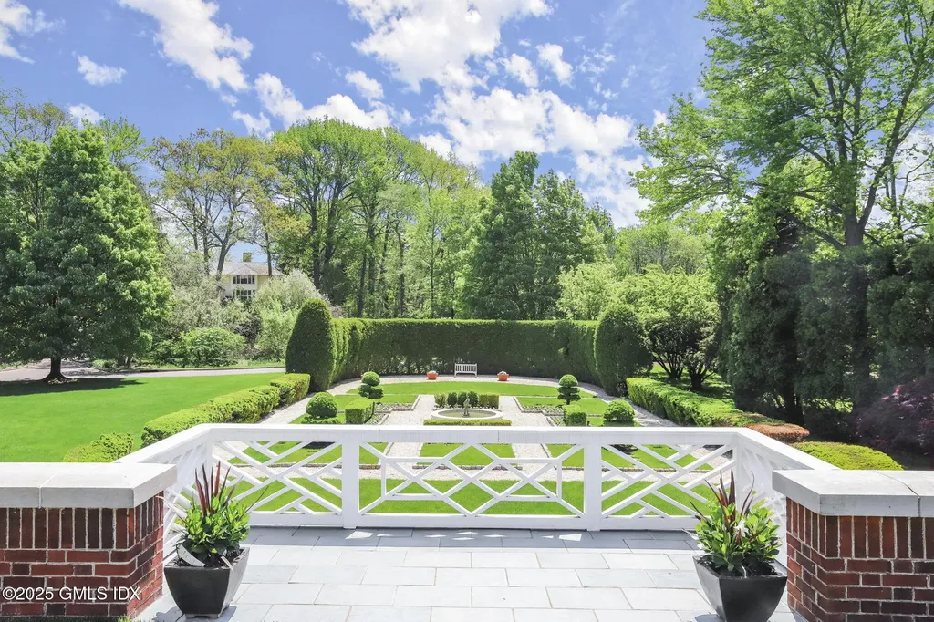 16 Windrose Way Greenwich CT 06830