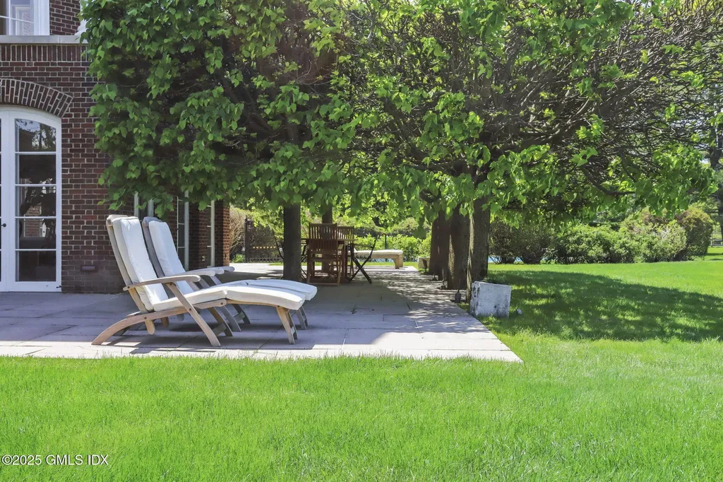 16 Windrose Way Greenwich CT 06830