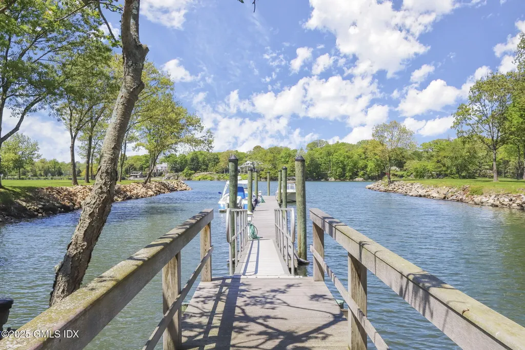 16 Windrose Way Greenwich CT 06830