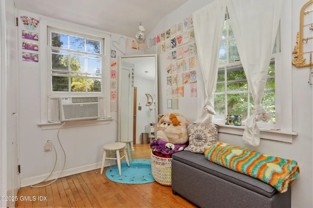 25 Hoover Road Riverside CT 06878