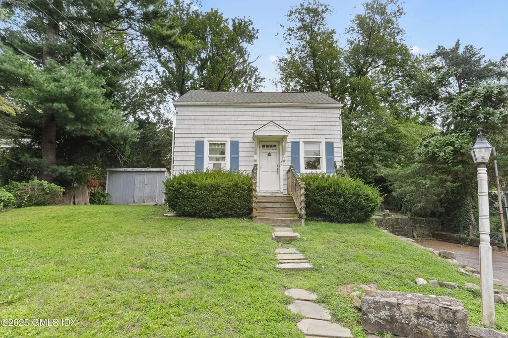 25 Hoover Road Riverside CT 06878