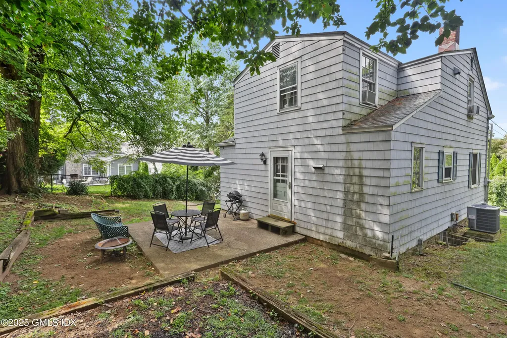 25 Hoover Road Riverside CT 06878