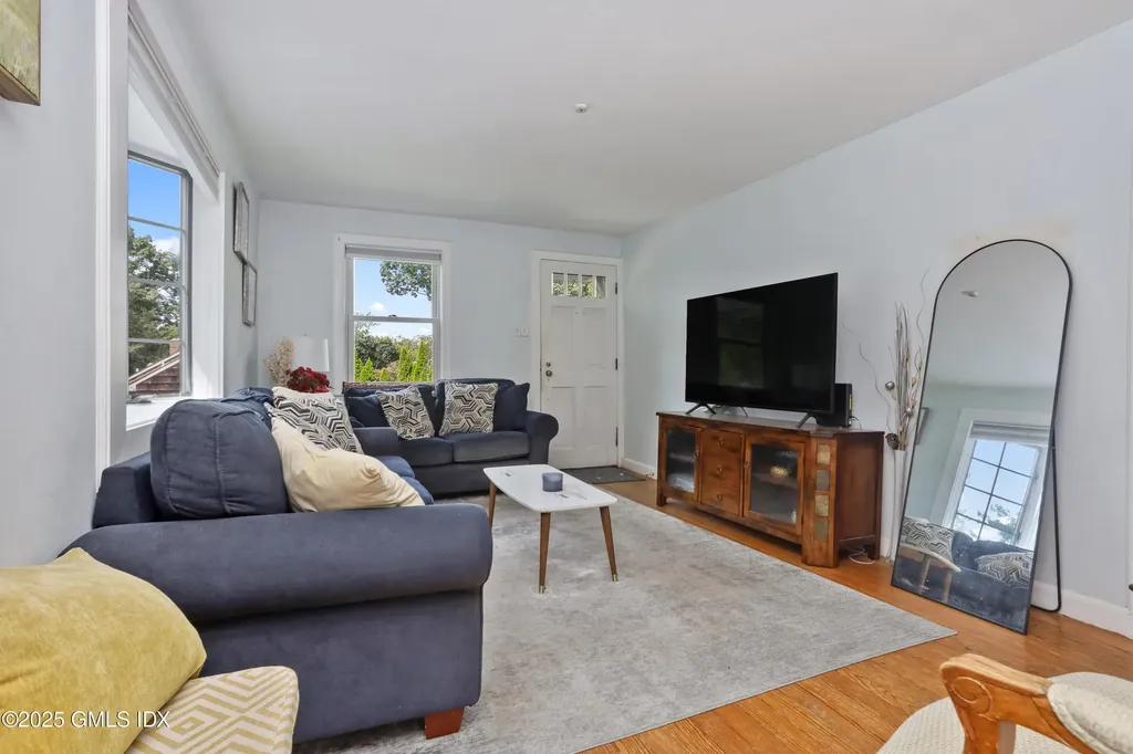 25 Hoover Road Riverside CT 06878