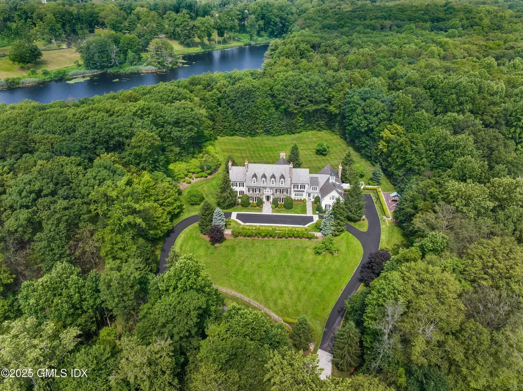 62 Summersweet Lane New Canaan CT 06840