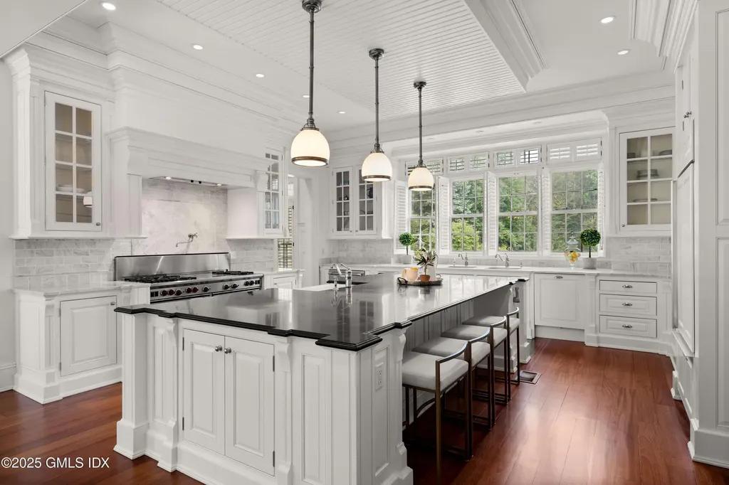 62 Summersweet Lane New Canaan CT 06840