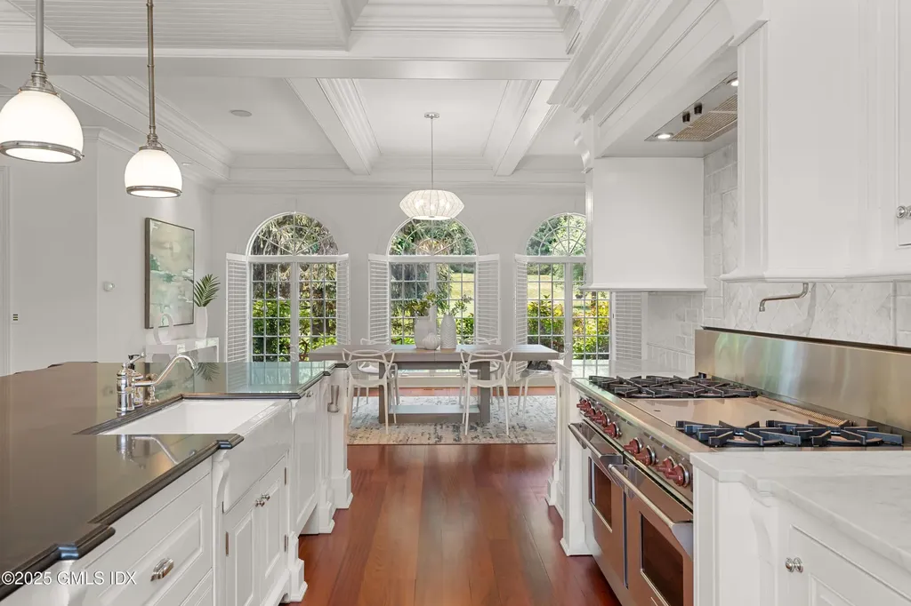 62 Summersweet Lane New Canaan CT 06840