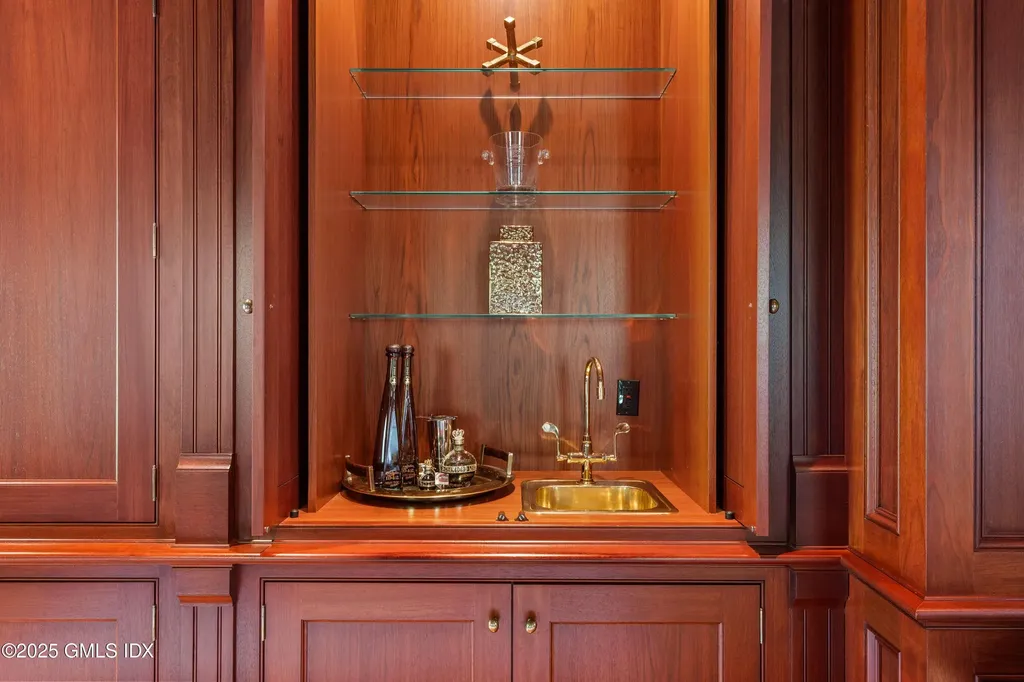 62 Summersweet Lane New Canaan CT 06840