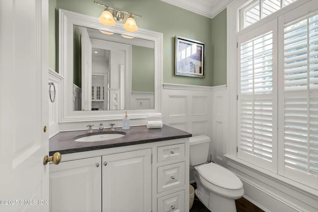 62 Summersweet Lane New Canaan CT 06840