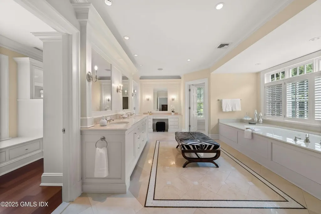 62 Summersweet Lane New Canaan CT 06840