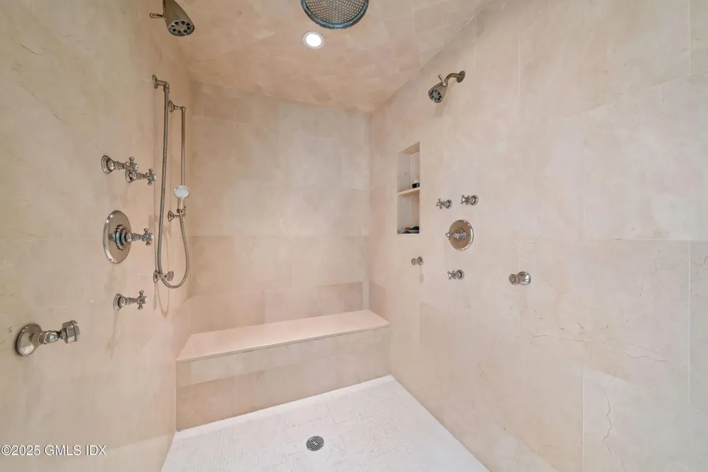 62 Summersweet Lane New Canaan CT 06840