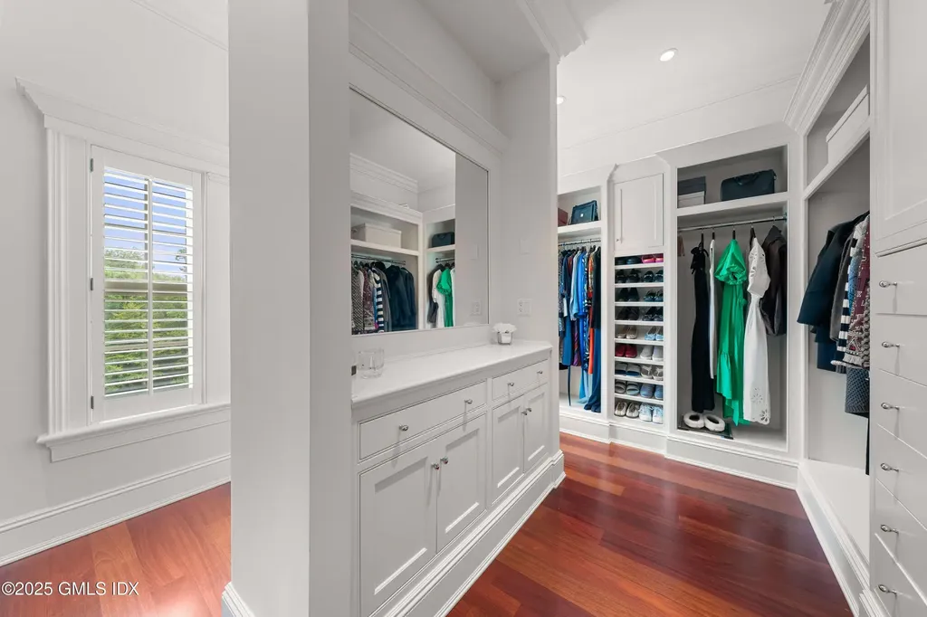 62 Summersweet Lane New Canaan CT 06840