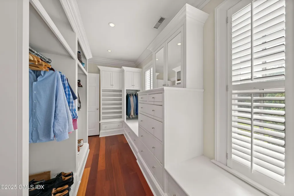 62 Summersweet Lane New Canaan CT 06840