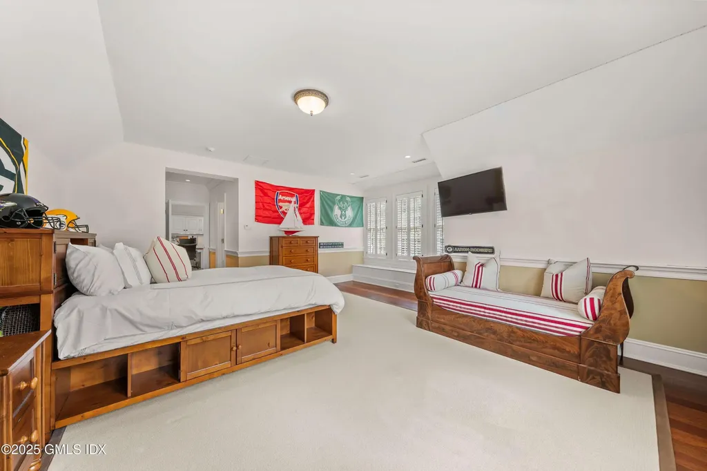 62 Summersweet Lane New Canaan CT 06840