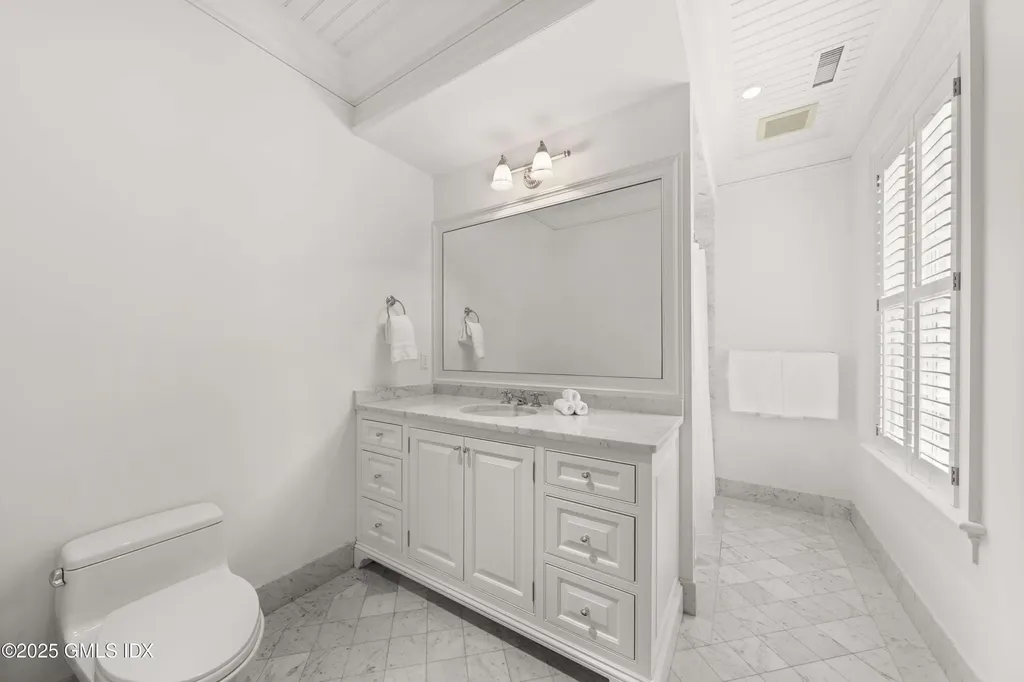 62 Summersweet Lane New Canaan CT 06840