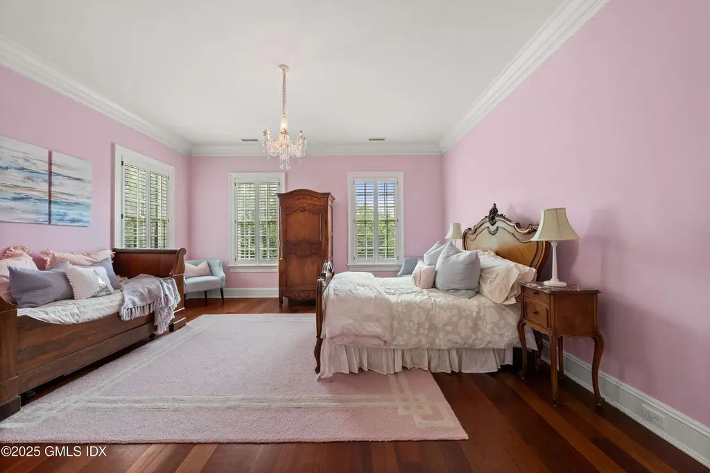 62 Summersweet Lane New Canaan CT 06840