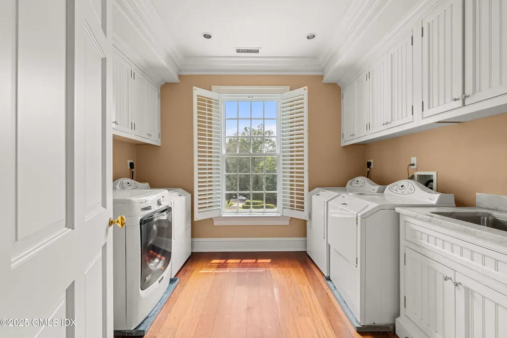 62 Summersweet Lane New Canaan CT 06840