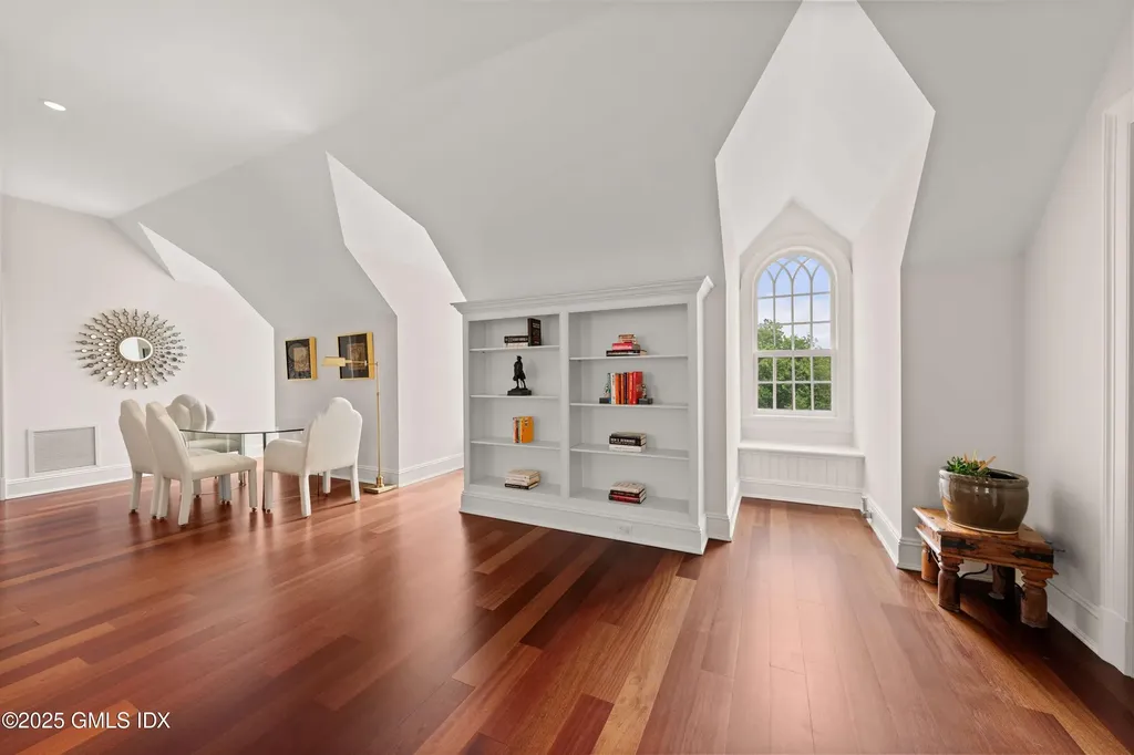 62 Summersweet Lane New Canaan CT 06840