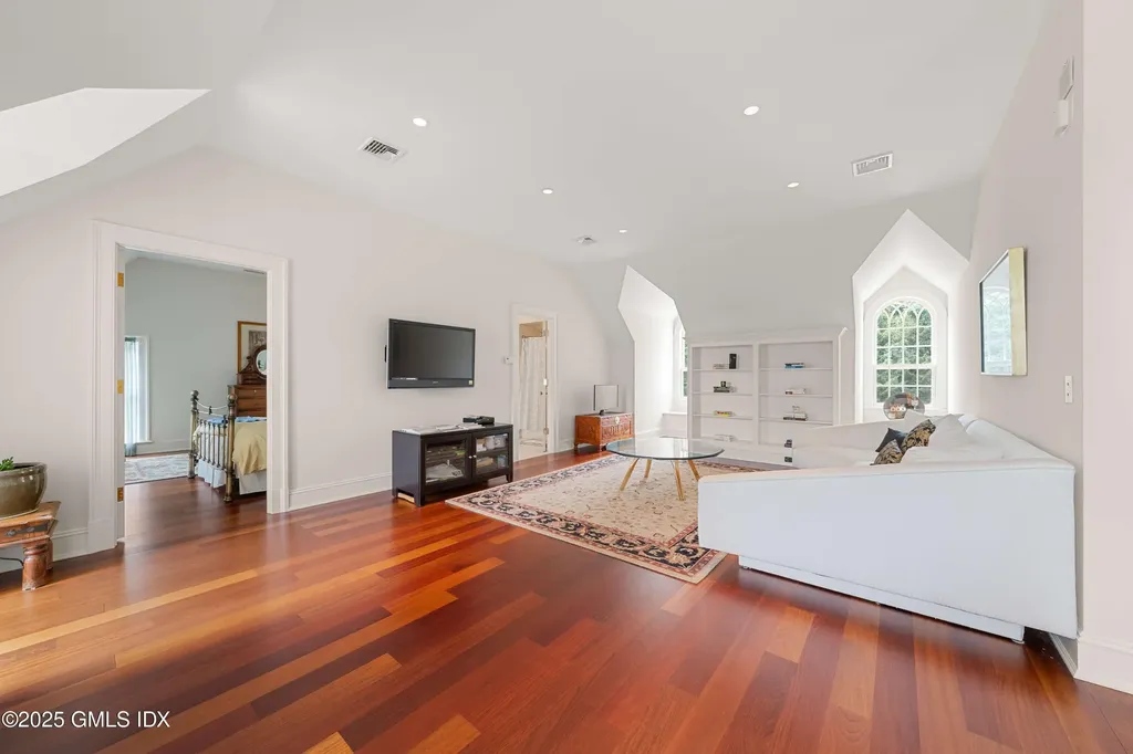 62 Summersweet Lane New Canaan CT 06840