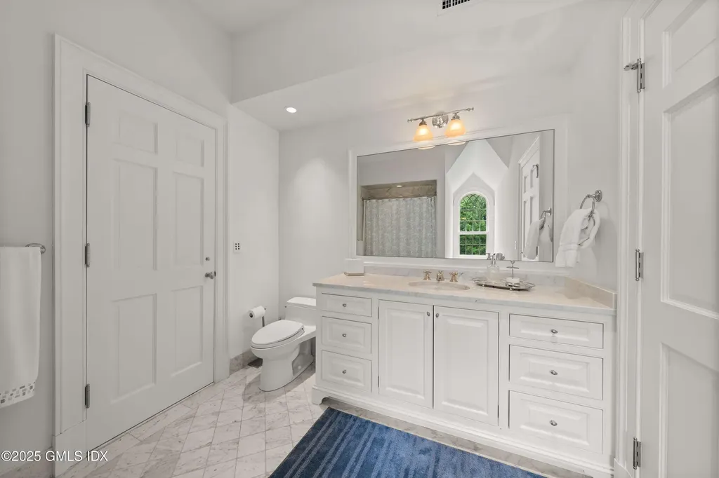 62 Summersweet Lane New Canaan CT 06840