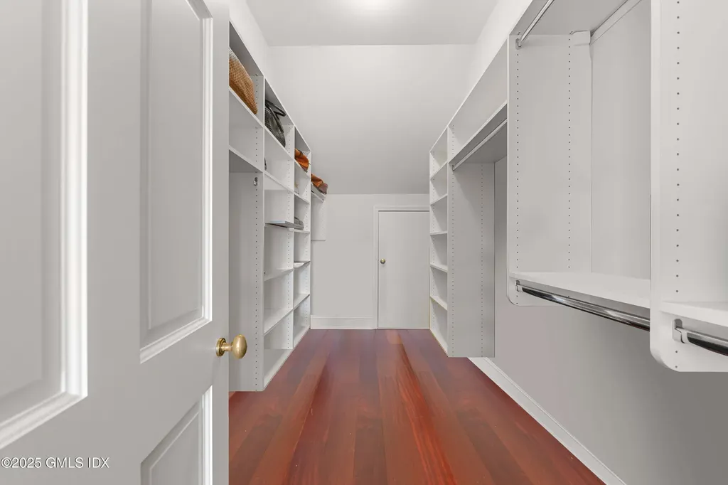 62 Summersweet Lane New Canaan CT 06840