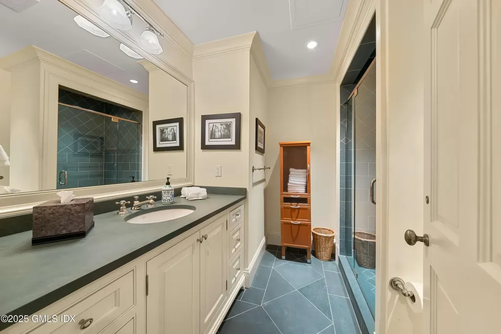 62 Summersweet Lane New Canaan CT 06840